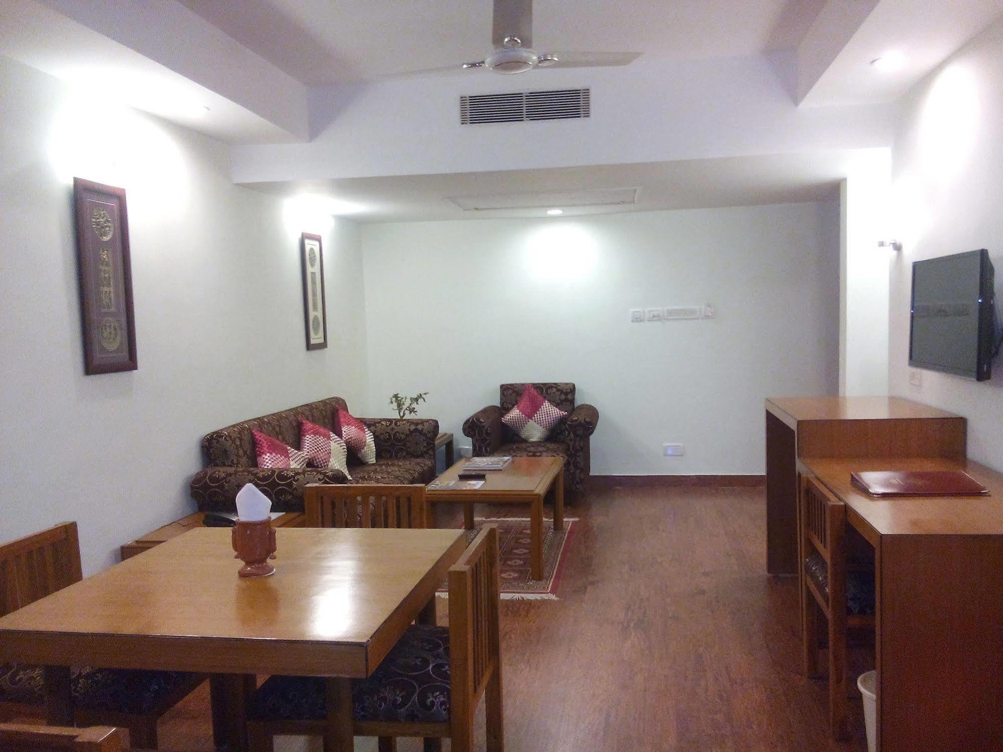 Hotel Kalinga Ashok Μπουμπάνεσβαρ Εξωτερικό φωτογραφία